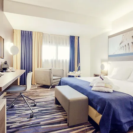 Mercure Roma Centro Colosseo Esterno foto